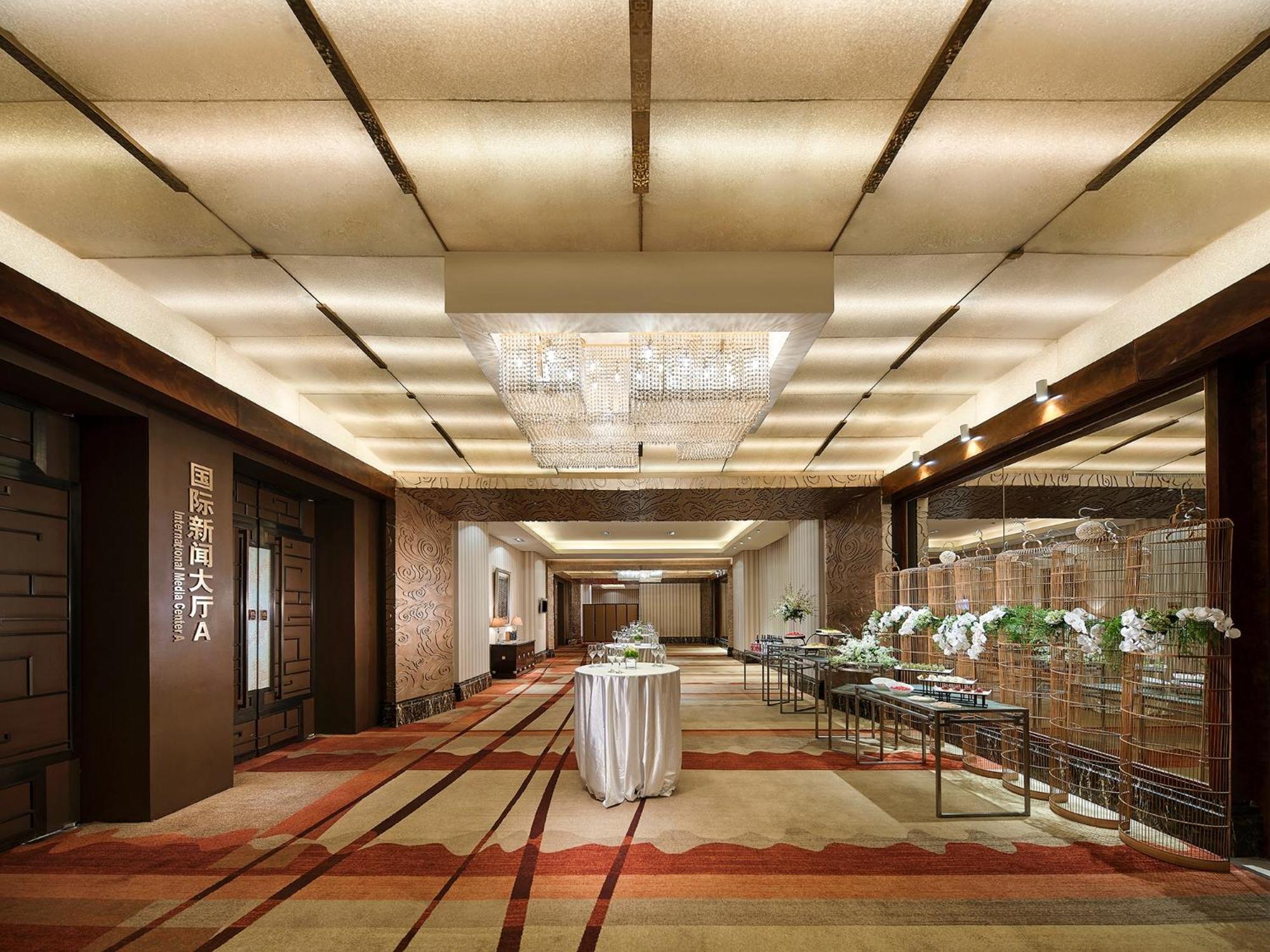 Gehua New Century Hotel Пекин Экстерьер фото